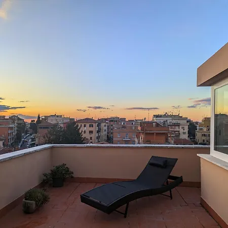 Apartament Casetta Sole, Superattico Con Terrazzo Vicino San Pietro, New Rzym